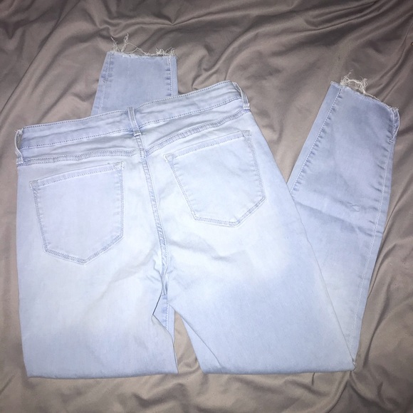 Old navy light wash rockstar jeggings - Picture 3 of 4